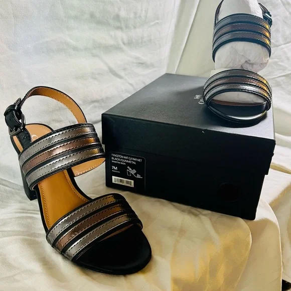 NWT Coach Princeton Heel - Picture 3 of 5